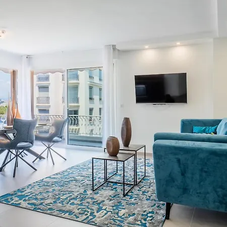 Sea View&roof Terrace Access 2min Walk From Croisette Cannes