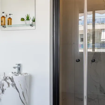 Sea View&roof Terrace Access 2min Walk From Croisette Appartamento
